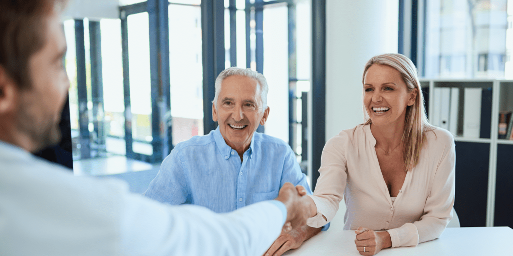 Daughter-and-Father-meeting-with-doctor